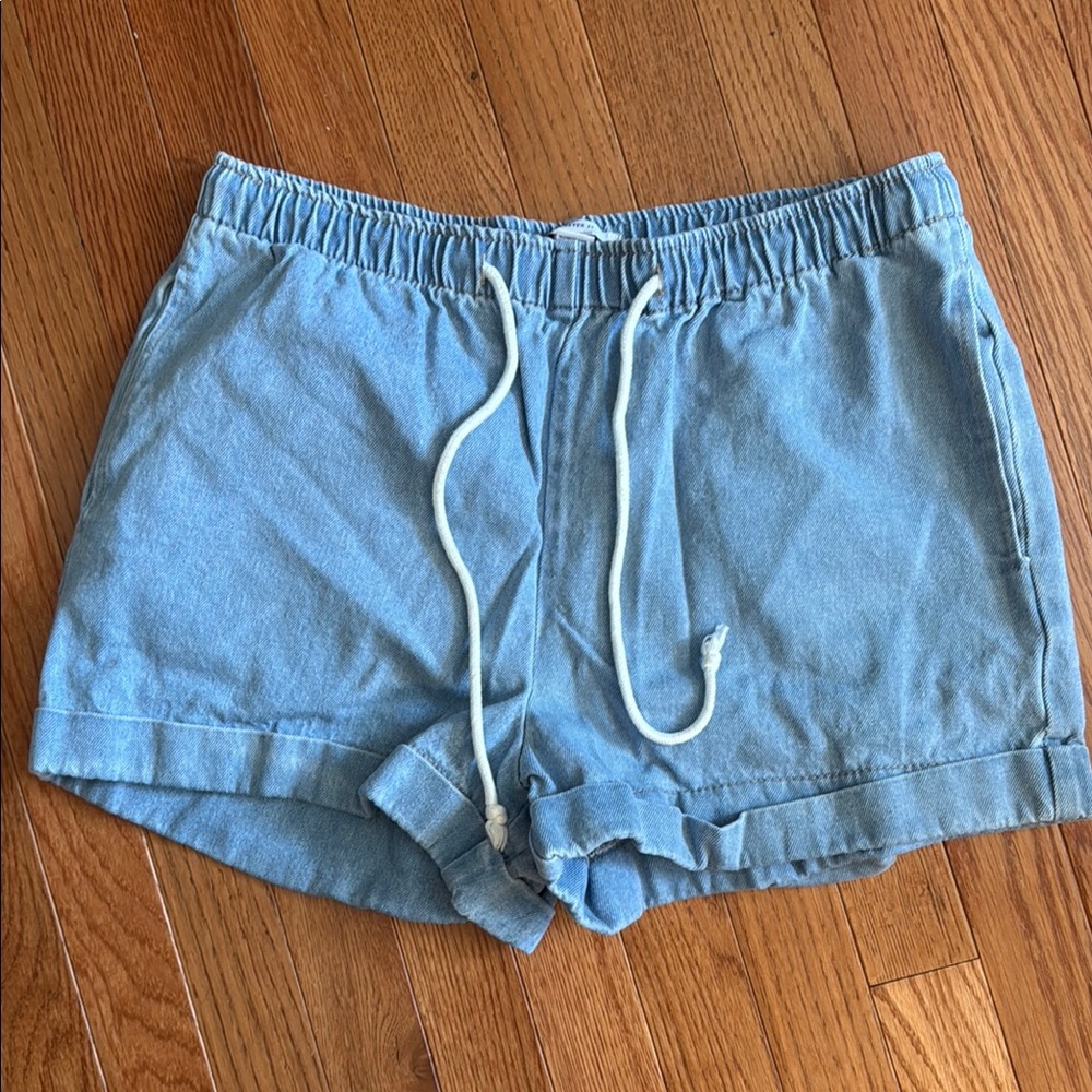 Forever 21 Women's Blue Denim Shorts